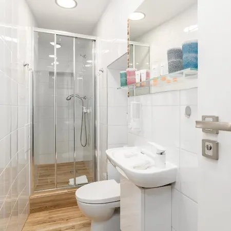 Apartment By Kasprowicz Park By Renters Poznan
