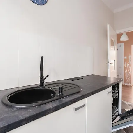 Apartment By Kasprowicz Park By Renters Poznan
