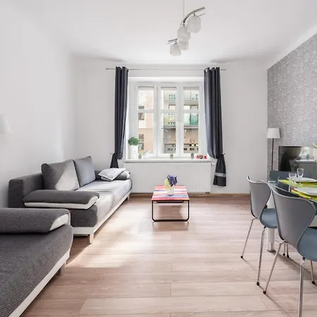 By Kasprowicz Park By Renters Lägenhet *