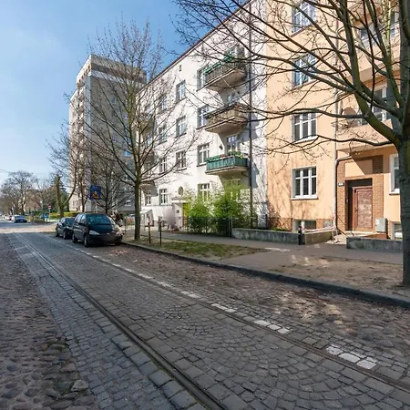 Apartment By Kasprowicz Park By Renters