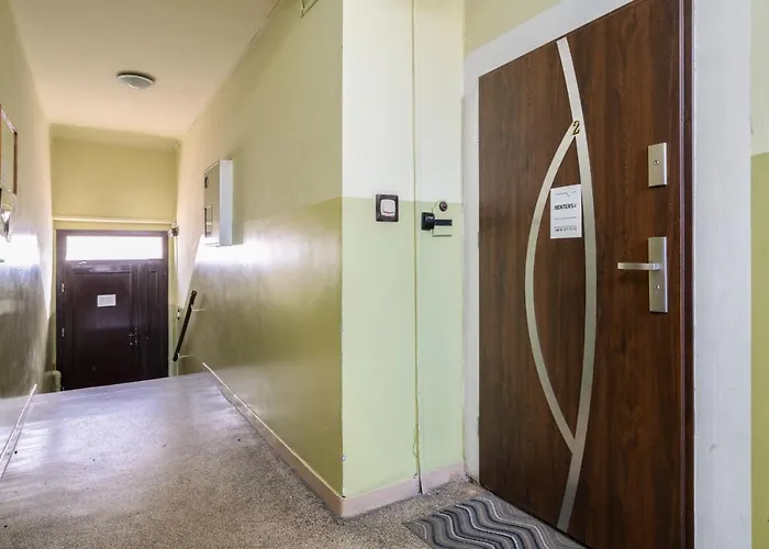 By Kasprowicz Park By Renters Apartment *