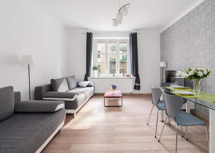 By Kasprowicz Park By Renters Apartment *