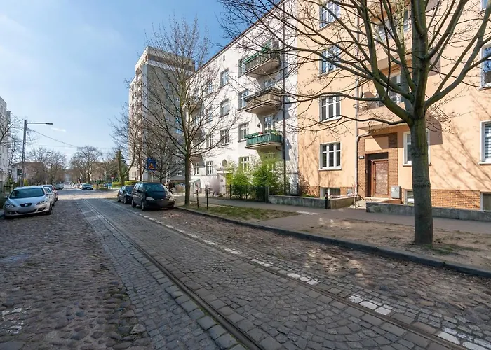 Apartment By Kasprowicz Park By Renters